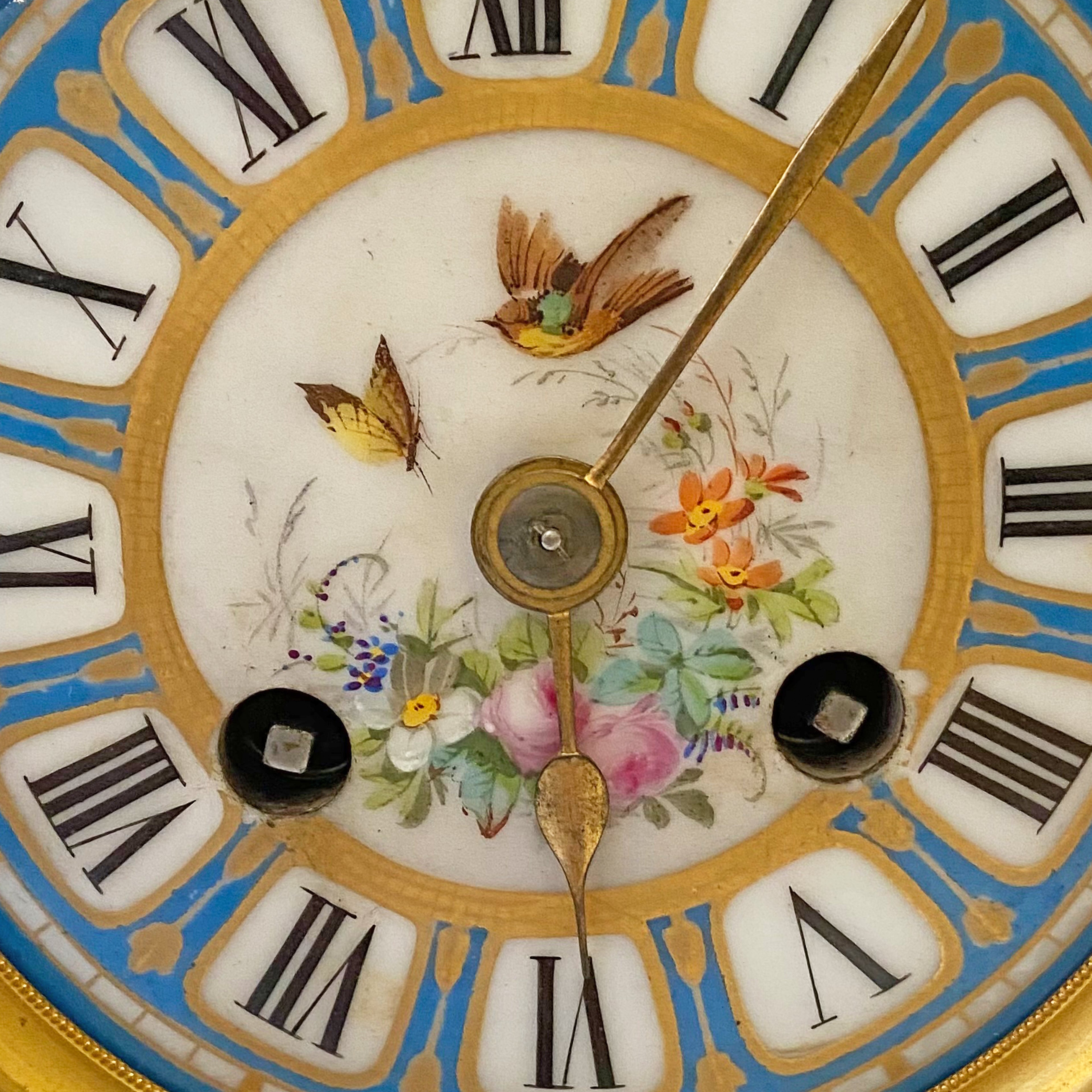 Pendule met porselein